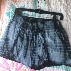 Cozy and breezy patterned shorts